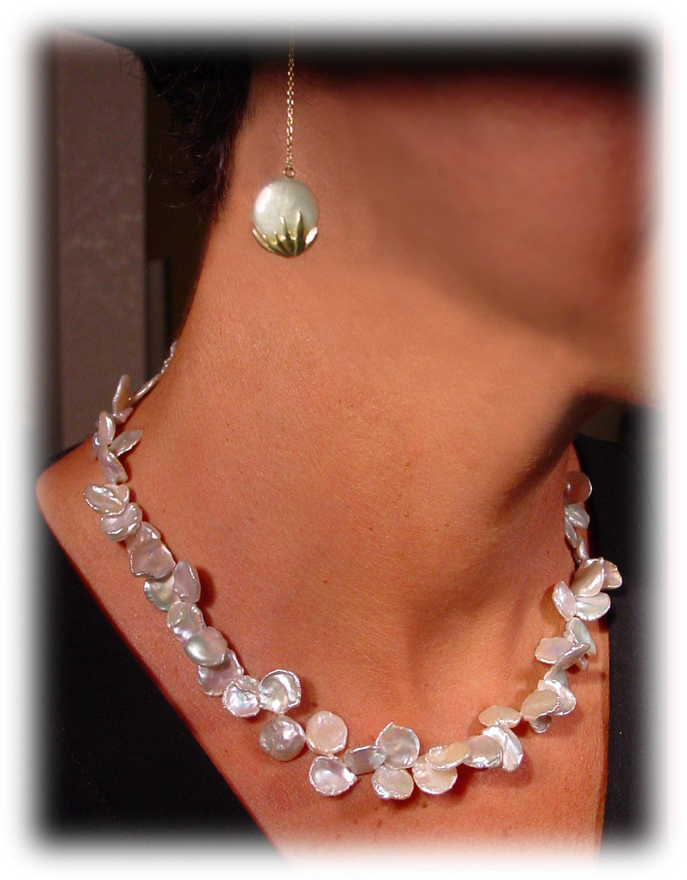 Metal Petals. 7 Petal Necklace-18K Gold-8