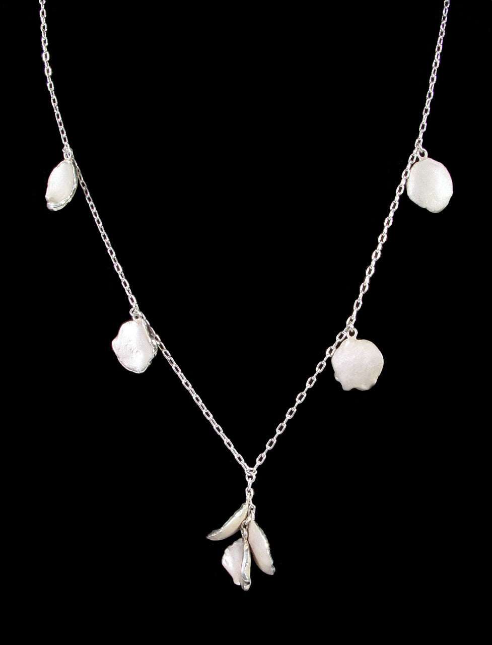 Metal Petals. 7 Petal Necklace-18K Gold-4